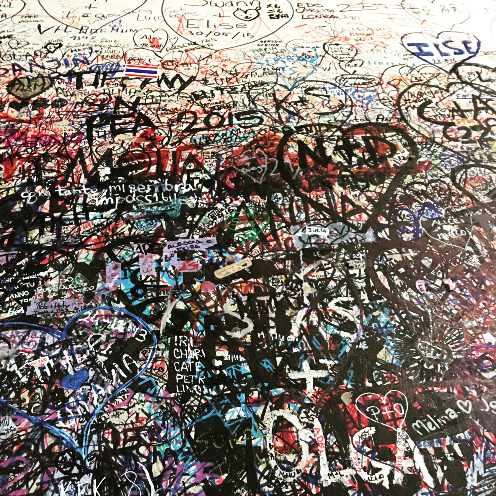 Messages d’amour sur le mur